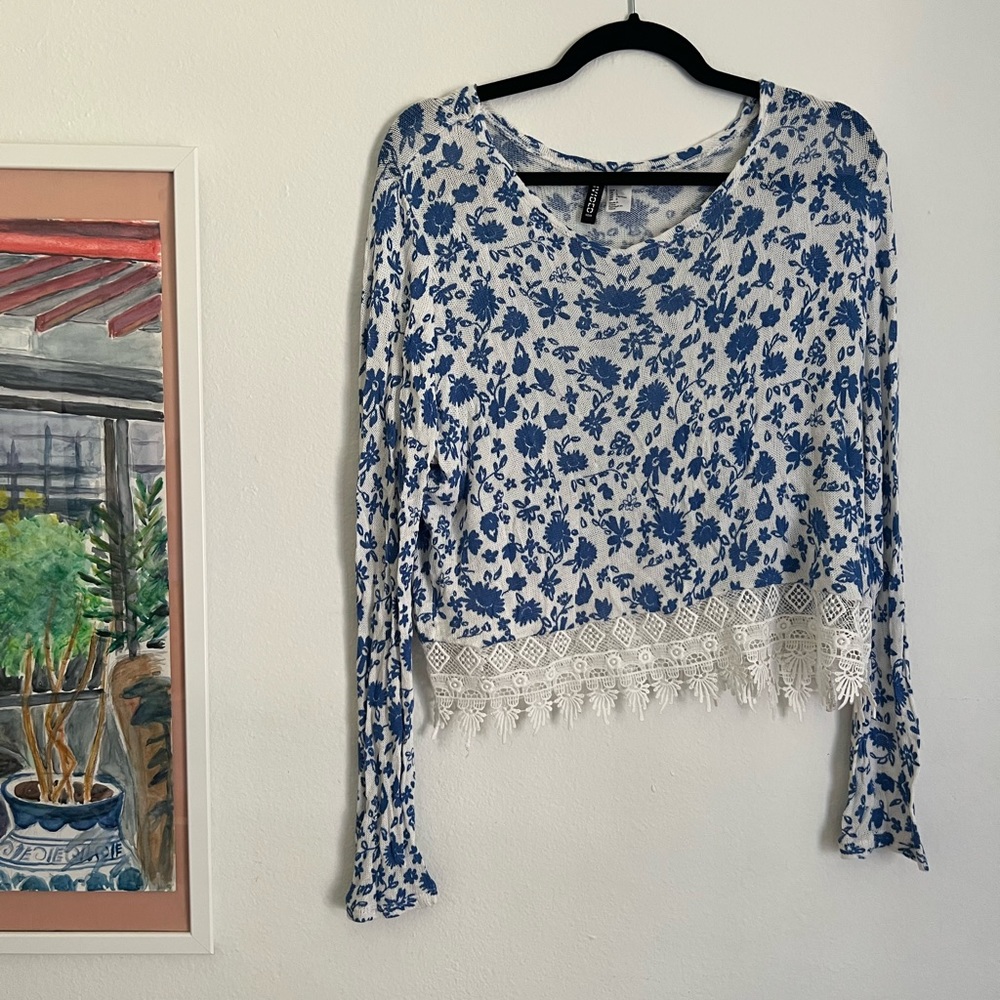 Cropped Light Weight Floral Sweater